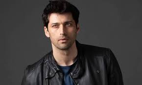 Ο ηθοποιός και πρώην παίκτης του survivor, αλέξης παππάς, και η alessia demetz, χώρισαν μετά από λίγους μήνες σχέσης. Ale3hs Pappas Apokalypse Pws Proekypse H Synergasia Me Ton Andrea Gewrgioy Gia Tis 8 Le3eis Gossip Tv Gr