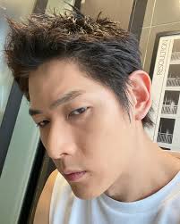 Daniel Sung's Instagram, Twitter & Facebook