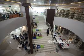 * loceng pertama akan dibunyikan 15 minit sebelum waktu tutup perpustakaan. Perpusnas Dorong Pemda Kembangkan Literasi Republika Online