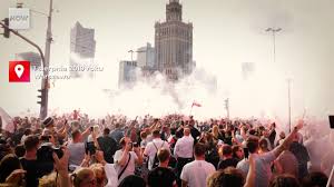 Zobacz relację z ronda dmowskiego w warszawie #powstaniewarszawskie #godzinaw #syrenyalarmowe Niezwykla Godzina W Cda