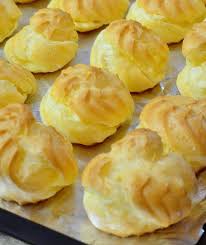 Homemade cream puffs will wow your guests, but they are so easy to make, especially if you fill them with instant vanilla pudding. Resepi Cream Puff Paling Gebu Lembut Sedap