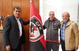 Totul a pornit de la faptul că șumudică susține că se simte jignit de conducerea lui gaziantep. Marius È™umudicÄƒ È™i A Prelungit Contractul Cu GaziÈ™ehir Ziarul De Sport