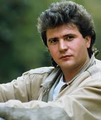 Daniel balavoine s'était alors vu confier la responsabilité de l'opération pompes à eaux pour daniel balavoine s'en ira à l'aube de ses 34 ans, et n'assistera jamais à la naissance de sa fille. 240 Idees De Balavoine Quel Dommage De Partir Si Jeune En 2021 Balavoine Daniel Balavoine Daniel
