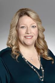 Beth Warden's Instagram, Twitter & Facebook