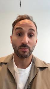 Analyse des cheveux de @docteur_eye , Et j’ai été faire un petit test de  cheveux chez un copain d’enfance qui a créé @regenae_fr , A priori ça va  mais il faudrait déjà que je traite mon psoriasis ! , ...