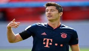 Taking penalties like lewandowski is a quality in itself. Ø£Ø¨Ø±Ø²Ù‡Ø§ Ø§Ù„Ù‡Ø¯Ù 300 Ù„ÙŠÙØ§Ù†Ø¯ÙˆÙØ³ÙƒÙŠ ÙŠØ¶Ø±Ø¨ 3 Ø£Ø±Ù‚Ø§Ù… Ø¨Ù‡Ø¯Ù