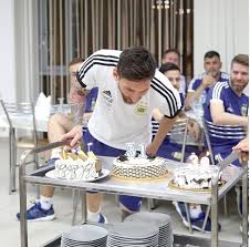 Messi birthday celebration 2019 kerala, messi birthday cake 2019, lionel messi birthday date, messi birthday status english Barca Universal No Twitter Leo Messi Receiving A Birthday Cake And A Gift From The Argentinian Squad For His 31th Birthday