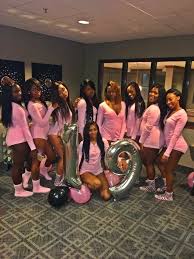 16th Birthday Photoshoot Ideas With Friends Pin By Justtayhoney On Birthday Vibes Hotel Birthday Parties Sleepover Birthday Parties Birthday Photoshoot