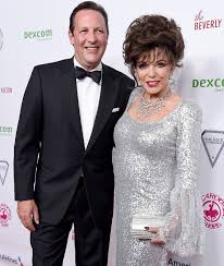 Joan was born under the birth name, joan henrietta collins, in paddington, london. Joan Collins 87 Calls Police As She Wakes To Find Maskless Men On Balcony Of Home Celebrity News Showbiz Tv Express Co Uk