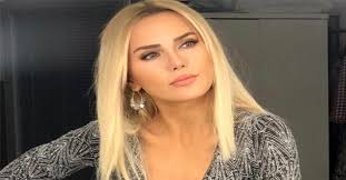 Ayrıca 4 yıl show tv'de program yaptı. Ece Erken Kimdir