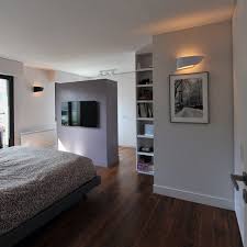 Le tramway b, les bus et le vcub sont au pied de la résidence. Salle De Bain Epuree Minimalistisch Badezimmer Von Agence Prost