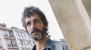 Hay que saber llevar la profesión de actor, tienes que aprender a esperar  por el trabajo"