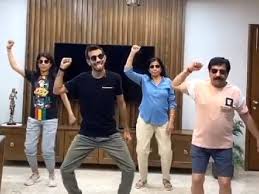 Parag das, who scored 30 runs off just 24 balls, was stumped by ms dhoni. Watch After Team India Yuzvendra Chahal Choreographs Hilarious Dance Moves For His Family Cricket News