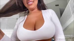 Maria Gjieli - Big Ass Y Big Tits (Vídeo Official)