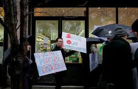 Met food hours and met food locations along with phone number and map with driving directions. Fears Of Food Desert In High End Soho As Grocery Closes The New York Times