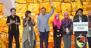 Pejabat pendidikan daerah port dickson km 9, jalan seremban, 71010 lukut, negeri sembilan darul khusus. Pd18 It S Official Anwar Is Now Port Dickson Mp Nsttv