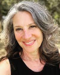 Michelle Chaves's Instagram, Twitter & Facebook