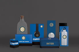 Nel frattempo cosa ne pensate del nuovo logo dell'inter? Nuovo Logo E Lettering Inter Fc Su Merchandising E Packaging