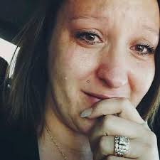 Elizabeth Runyan's Instagram, Twitter & Facebook