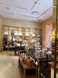 Store locations (52 tory burch store locations), shopping hours, map, phone number, contact information. Tory Burch Outlet 8200 Vineland Ave Suite 1045a Orlando Fl 32821 Usa