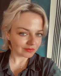 Her debut album, 2004's bohème, peaked on the german charts at number three and yielded a wistful jangle pop single called das spiel. Annett Louisan Ich Kann Es Ehrlich Gesagt Kaum Noch Facebook