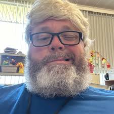 Should we try to get Robert Englund's autograph at Flashback Weekend?