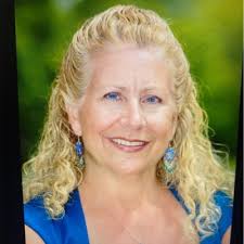 Two Students 👩🏼‍🎓👩🏽‍🎓