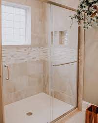 Before After The Dreamline Infinity Z Glass Shower Door In A Traditional Bathroom Idee Salle De Bain Salle De Bain Salle De Bains Stylee