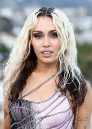 Six Degrees » Crystal Storm and Justin Bieber