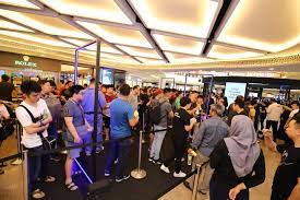 Retail company in kuala lumpur, malaysia. The All New Powerful Samsung Galaxy Note10 Enchants Malaysians At Nationwide Roadshows Samsung Newsroom Malaysia