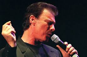 Photos. Décès d'Herbert Léonard : quand l'interprète de “Pour le plaisir”  chantait pour le public des Vosges