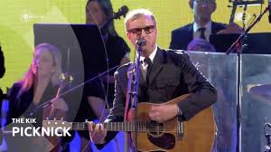 Boudewijn de groot was born in wartime occupied dutch east indies in 1944 in a japanese concentration camp close to batavia. Picknick The Kik Speelt Boudewijn De Groot Youtube