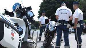 Tudjon meg mindent a kijárási_tilalom témában: Otvenezres Birsagot Kaptak A Cseszneknel Motorozok Hegylakok