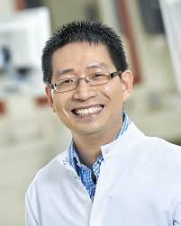Periodontist Derek Yiu Cheung Chow
