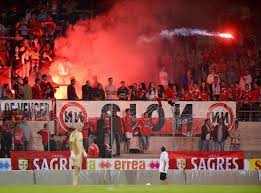 Benfica S Fans Light Flares During A Friendly Football Match Between Olympique De Marseille And Sl Benfica On July Sport Lisboa E Benfica Futebol Soccer Lisboa