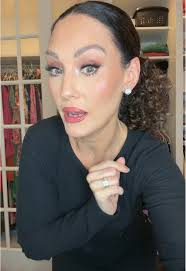 GRWM to rock the runway 😍 Makeup used: @milkmakeup glow primer @Armani  beauty luminous silk Hourglass vanish concealer Milani cream bronzer Armani  luminous silk blush shade 62 Physicians formula ...