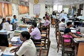 A Bihar man went unnoticed for 30 years, while he was doing 3 government  jobs simultaneously. How? | Shiksha News