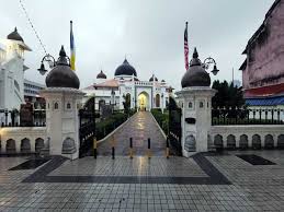 Masjid kapitan kling yang terletak di lebuh pitt adalah masjid tertua di pulau pinang. Masjid Kapitan Keling Percutian Bajet