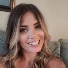 Lindsay Britt's Instagram, Twitter & Facebook