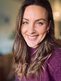 Hannah Keys's Instagram, Twitter & Facebook