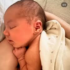 It's a PARTY of 5 and a BIG3 full circle for @mandymooremm and  @taylordawesgoldsmith now as they welcomed their baby girl in to the world 