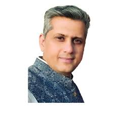 After almost 8 amazing years at Metro Bank, I've decided it's finally time  to hand in my M Pin and take