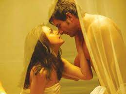 Sonu nigam, shreya ghosal, kunal ganjawala, sadhana sargam, shankar. Salaam Namaste
