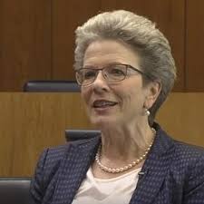 Stream Abschieds-Interview mit Barbara Bosch, scheidende  Oberbürgermeisterin von Reutlingen by Neckar Alb Podcast