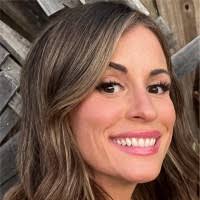 Lauren Hafner's Instagram, Twitter & Facebook