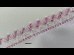 Pembe Herseye Yakistigi Gibi Boncuklu Tig Oyasina Da Yakismis Pembe Ve Beyaz Oya Ipiyle Yapilan Inci Boncuklu Oya Modeli Tig Isleri Oya Tig Desenleri