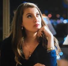 La segunda temporada de la reina del flow fue estrenada el lunes 26 de abril por caracol televisión en colombia, a las 9:00 pm (hora local). La Reina Del Flow 2 Conozca Todos Sus Personajes Kienyke