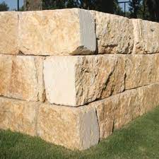 These limestone blocks are also complemented with a bullnose capping that adds a classical finish to the. Limestone Wall Block Legends Stone Natural Stone Building Stone Thin Veneer Houston Tx Architectural Stone