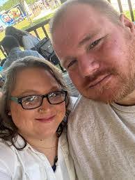 Deanna Dees's Instagram, Twitter & Facebook