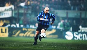If we are talking about achievements on the international stage, the brazilian takes a better record as he won two copa america titles and two fifa world cup. Throwback Thursday The Story Of Ronaldo The Fenomeno Of Inter